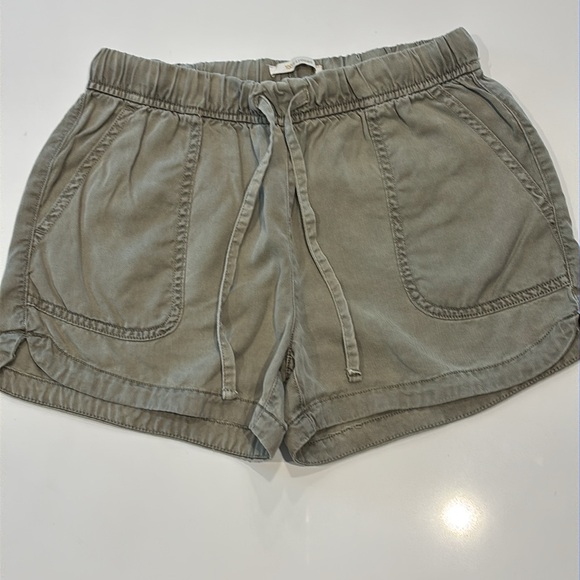 Cynthia Rowley Green Lyocell Shorts Drawstring Elastic Waist Pockets XS - Picture 1 of 10